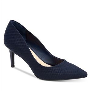 Alfani Women's Step 'N Flex Jeules Pumps Navy Texture